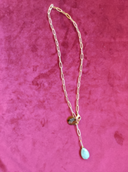 Kette mit gravur auf runder platte und Aventurin stein