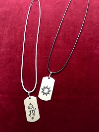 Kette Leder mit Metallanhänger